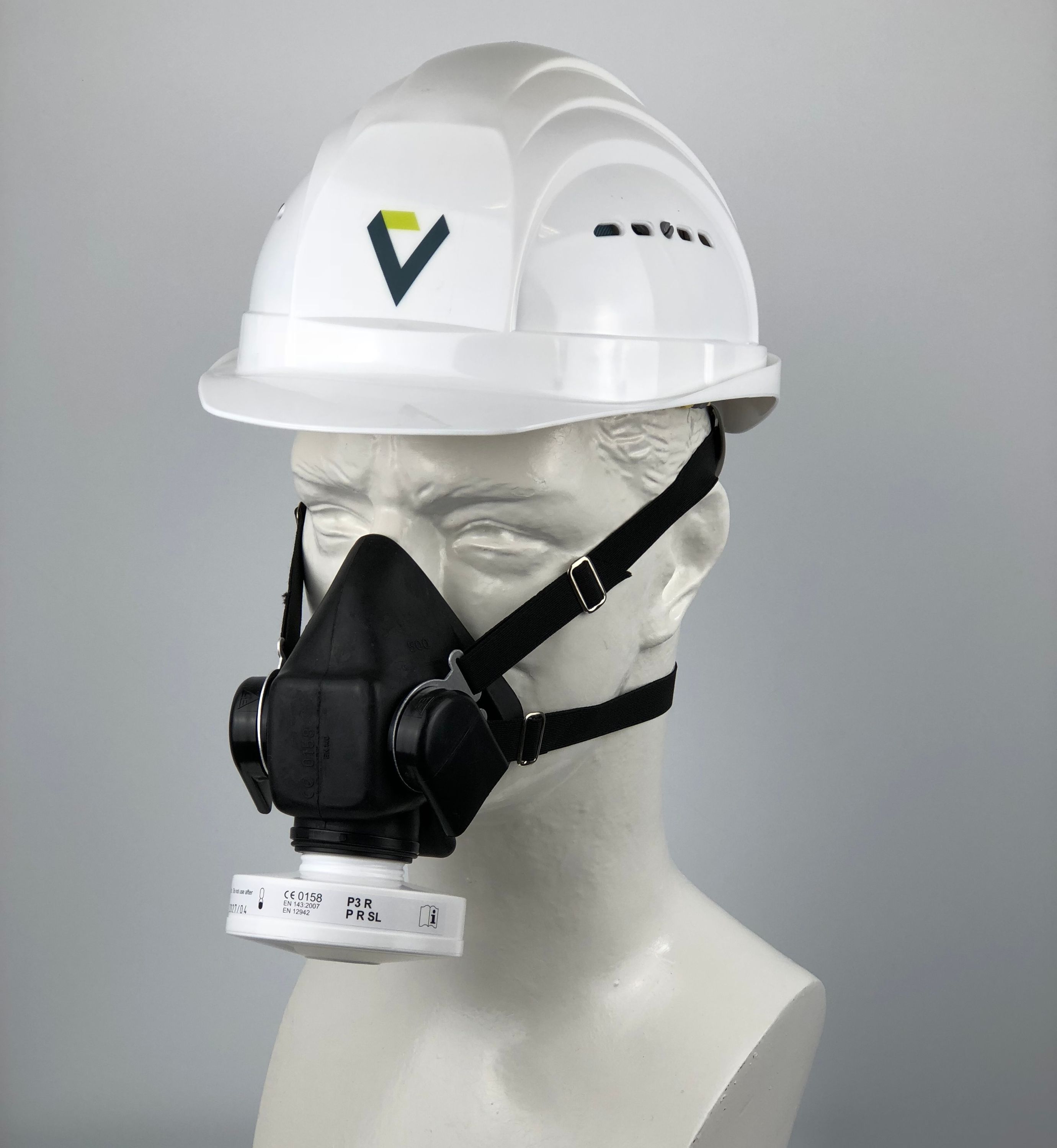 Beispielbild eines Partikelfilters 30 P3 (Schraubfilter) mit Vollmaske und Schutzhelm