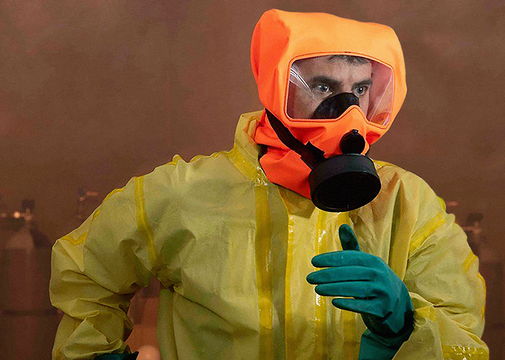 Fluchtfilterhaube mit Filter H900 A2B2E2K2P3 im Einsatz