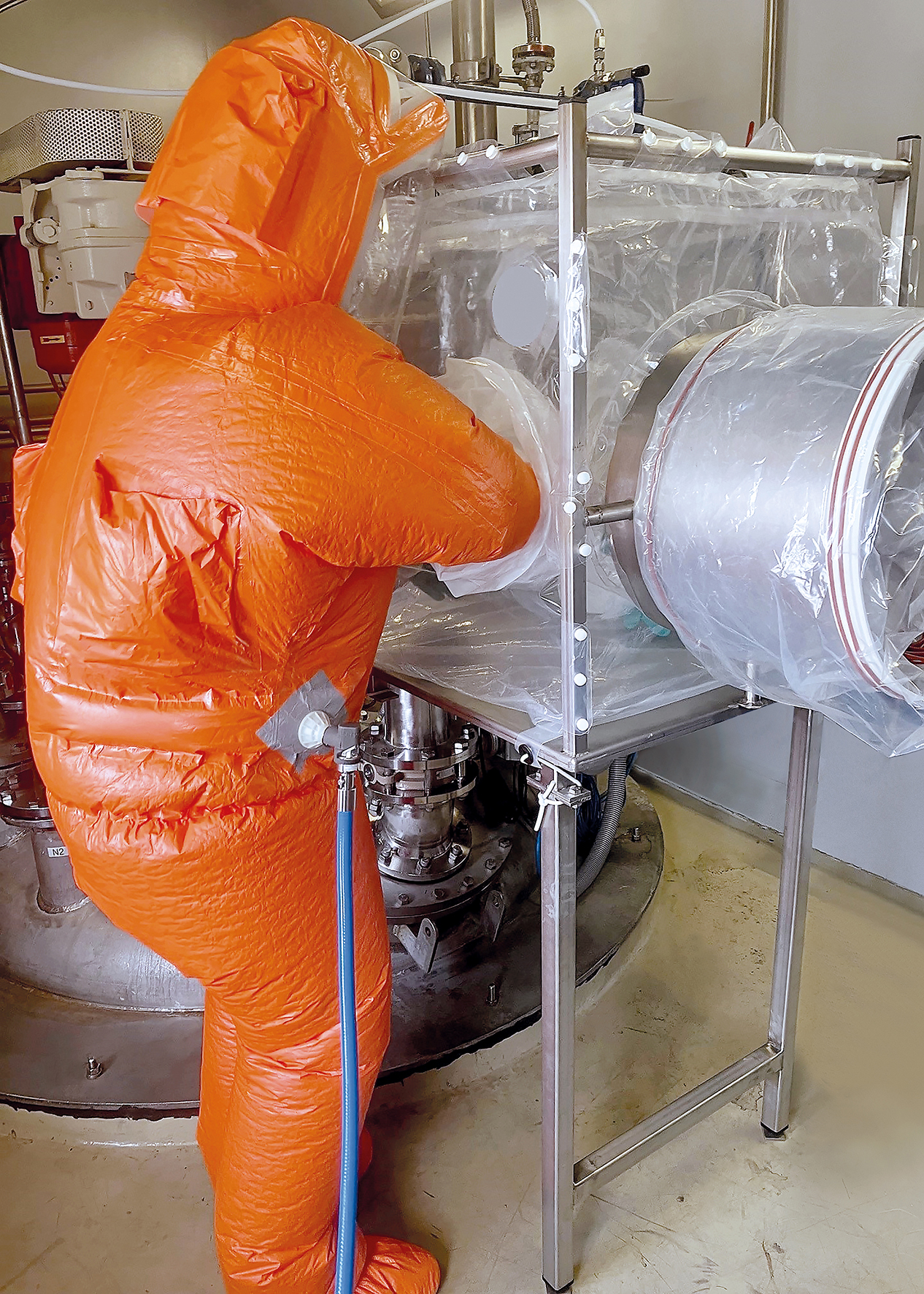 Arbeiter trägt Vollschutzanzug VenPipe®, Ansicht von hinten