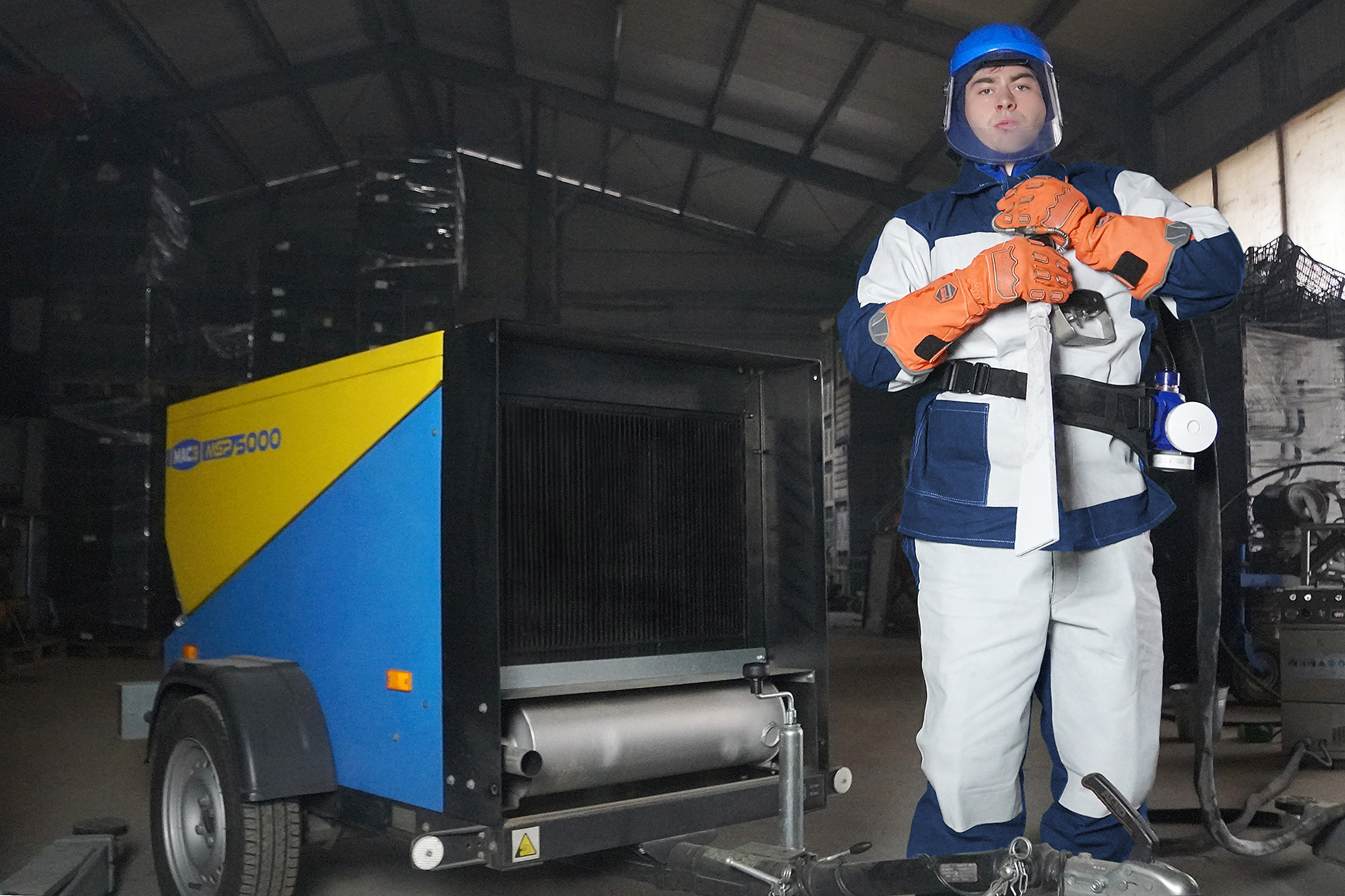 Sandblasting protection trousers with leather